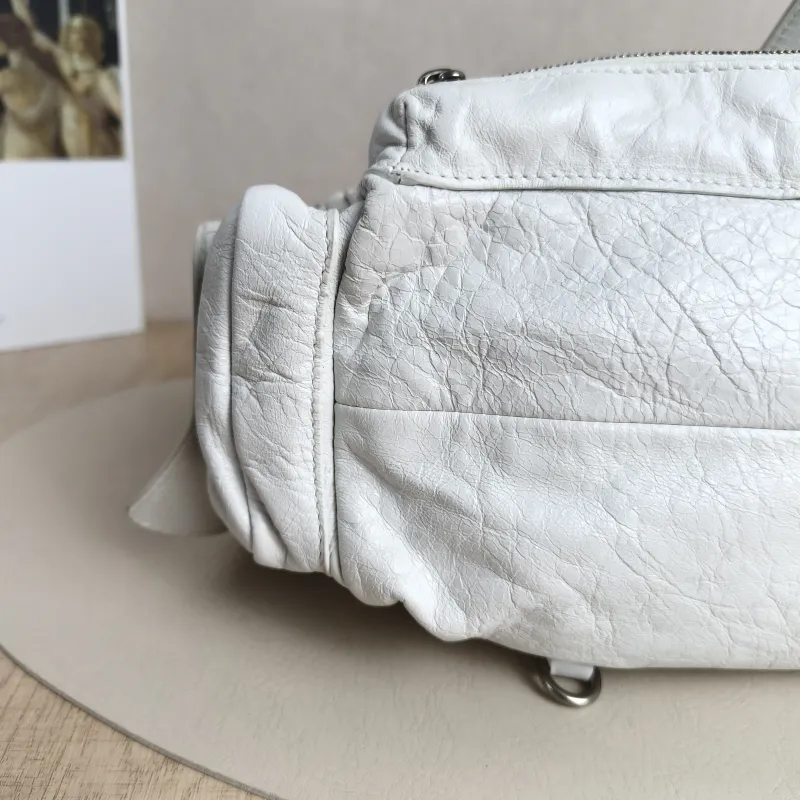 BALENCIAGA Top Handle Bag Superbusy Top Handle Bag White Lambskinmini 35 × 11 × 12 cm — detail view 5 of 11