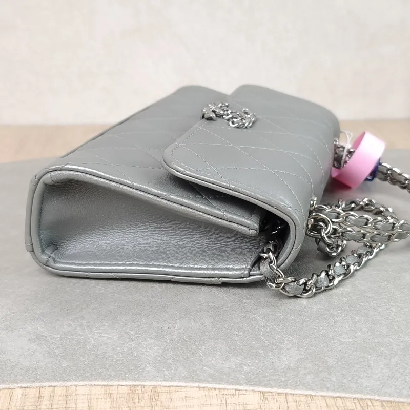 Chanel Crossbody Bag kelly Silver Waxed Leather One Size 18 × 4.5 × 10 cm — detail view 2 of 11