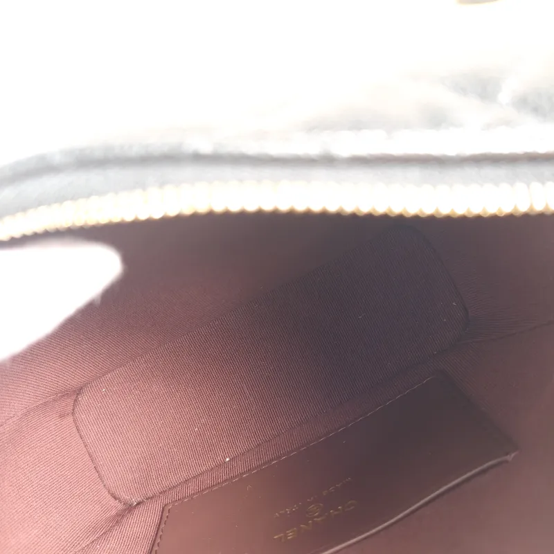 Chanel Crossbody Bag Vanity Case Bag Black Grained Calfskin 20 × 6 × 19 cm — detail view 1 of 10