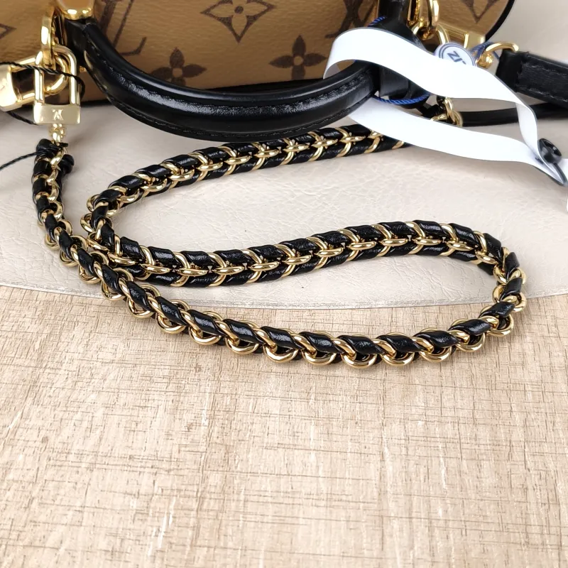 Louis Vuitton Shoulder Bag VANITY Cosmetic Bag Monogram PVC Small 19 × 6 × 12 cm — detail view 12 of 15