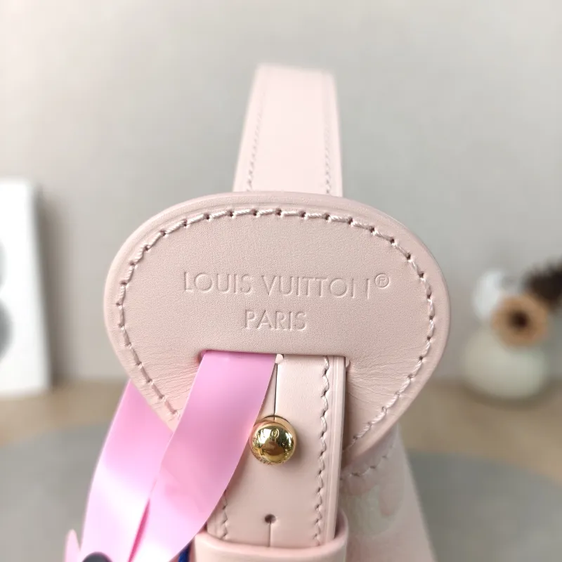 Louis Vuitton Top Handle Bag ALL IN BB · White Empreinte Embossed Calfskin BB16 × 12 × 18 cm — detail view 4 of 15