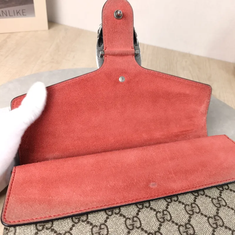 GUCCI Crossbody Bag Dionysus Red PVC Medium 28 × 9 × 17 cm — detail view 8 of 13