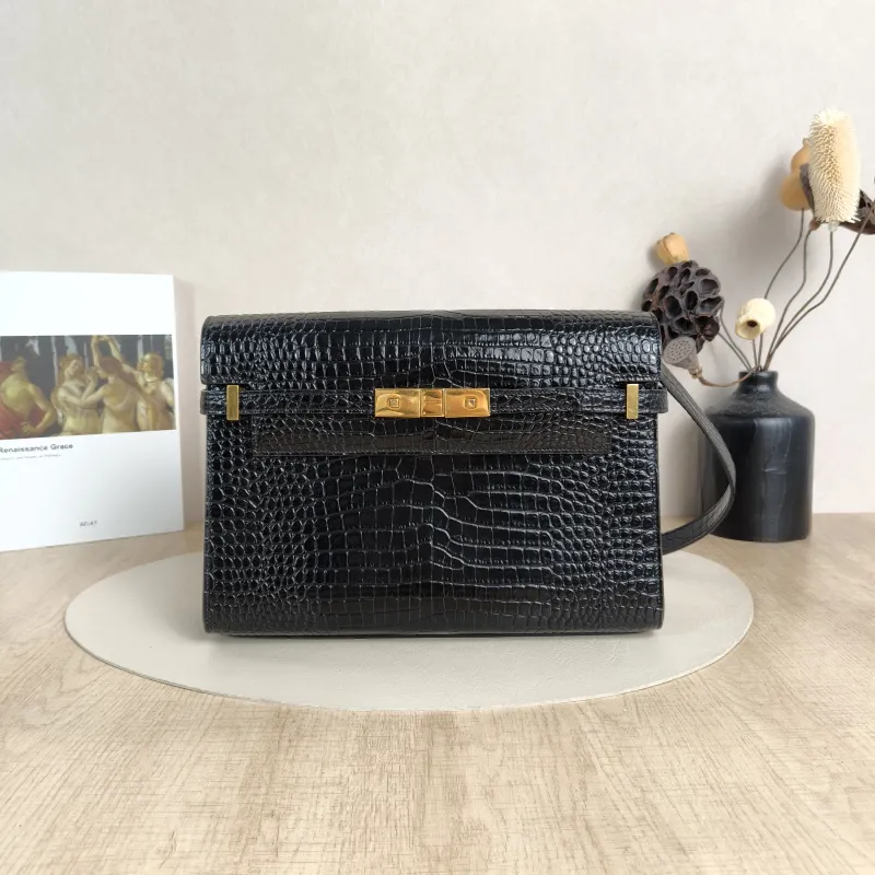 SAINT LAURENT Shoulder Bag MANHATTAN Black Calfskin Medium29 × 7.5 × 20 cm