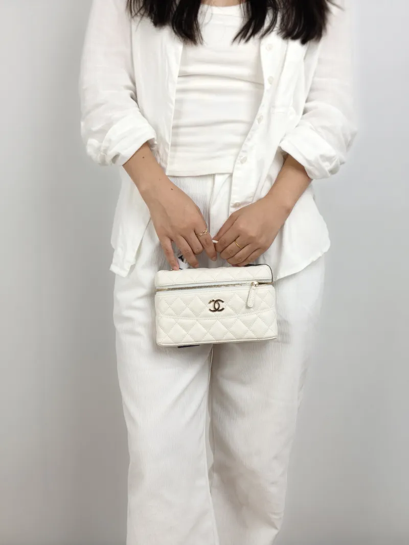 Chanel Crossbody Bag lp Box Bag Top Handle Crossbody Bag White Grained Calfskin 19 × 5 × 12 cm — on-model view 1 of 2
