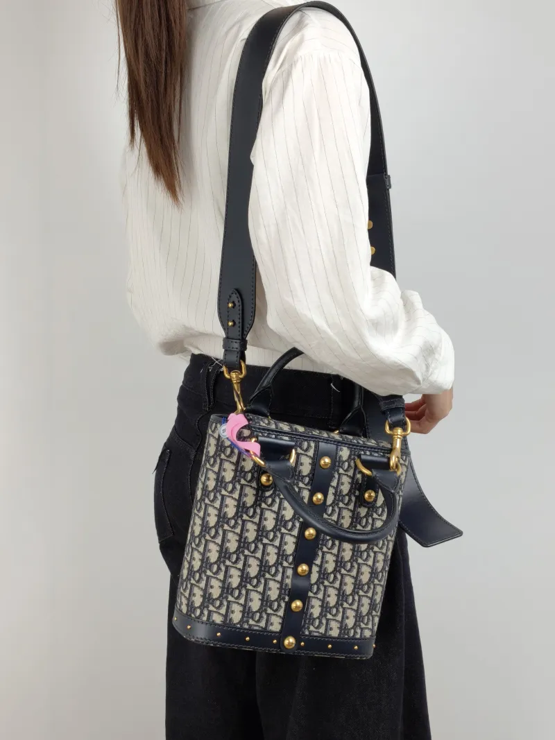 DIOR Shoulder Bag Signature avenue Bucket Blue Canvas One Size 22 × 9 × 22.5 cm — on-model view 1 of 2