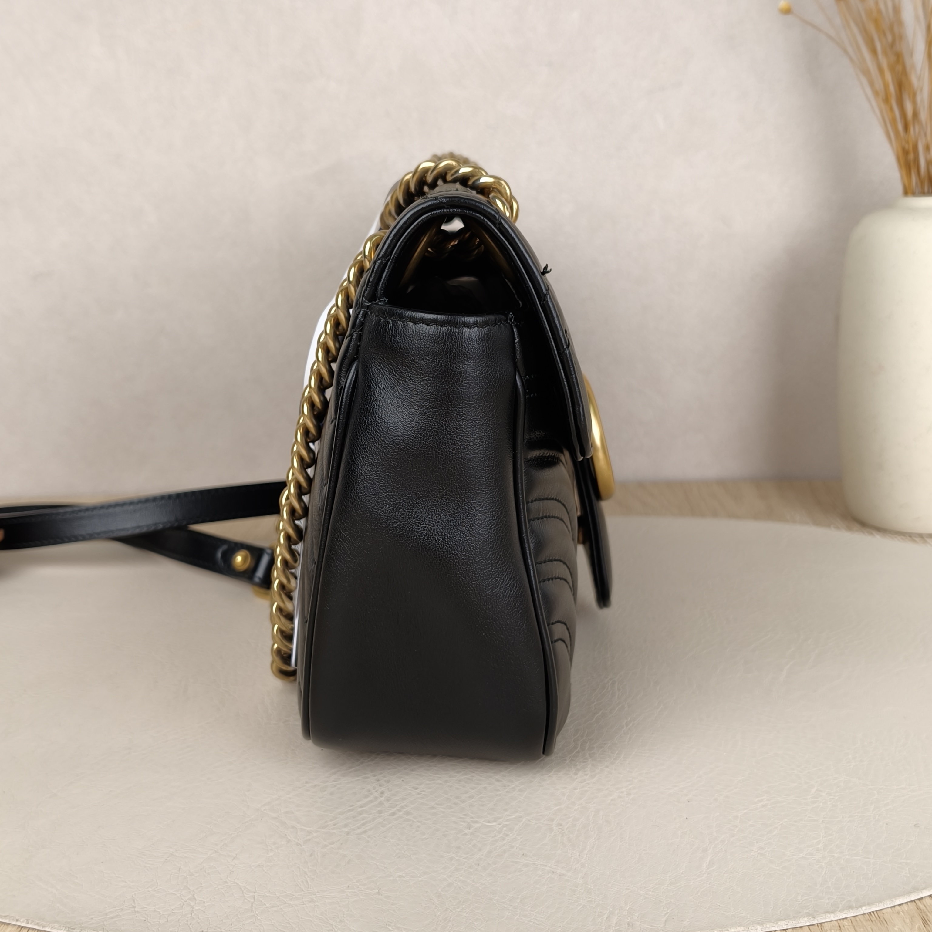 GUCCI Crossbody Bag GG Marmont Medium Marmont 26Black CC alfskin26 × 7 × 15 cm — cover view 4 of 8