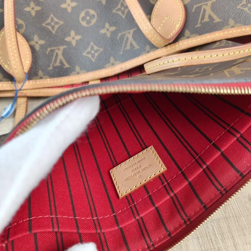 Louis Vuitton Shoulder Bag Neverfull Monogram PVC Medium 31 × 14 × 28 cm — detail view 3 of 12
