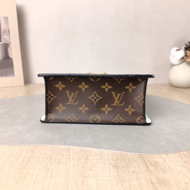 Louis Vuitton Crossbody Bag Spring Street Black Patent Leather · PVC 17 × 8.5 × 16 cm — cover view 4 of 5