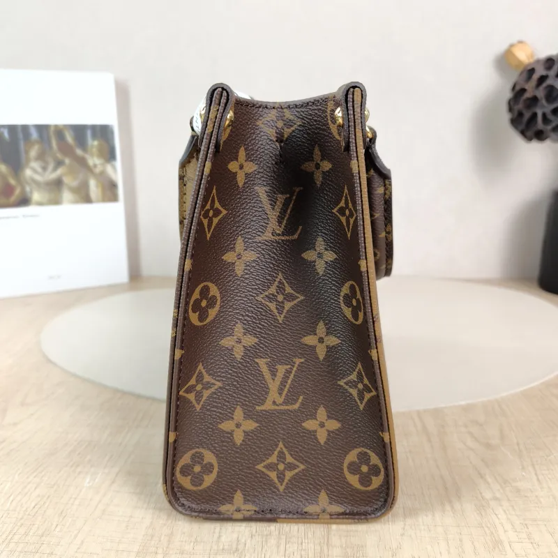 Louis Vuitton Shoulder Bag Onthego Monogram PVC Small 25 × 11.5 × 19 cm — detail view 6 of 12