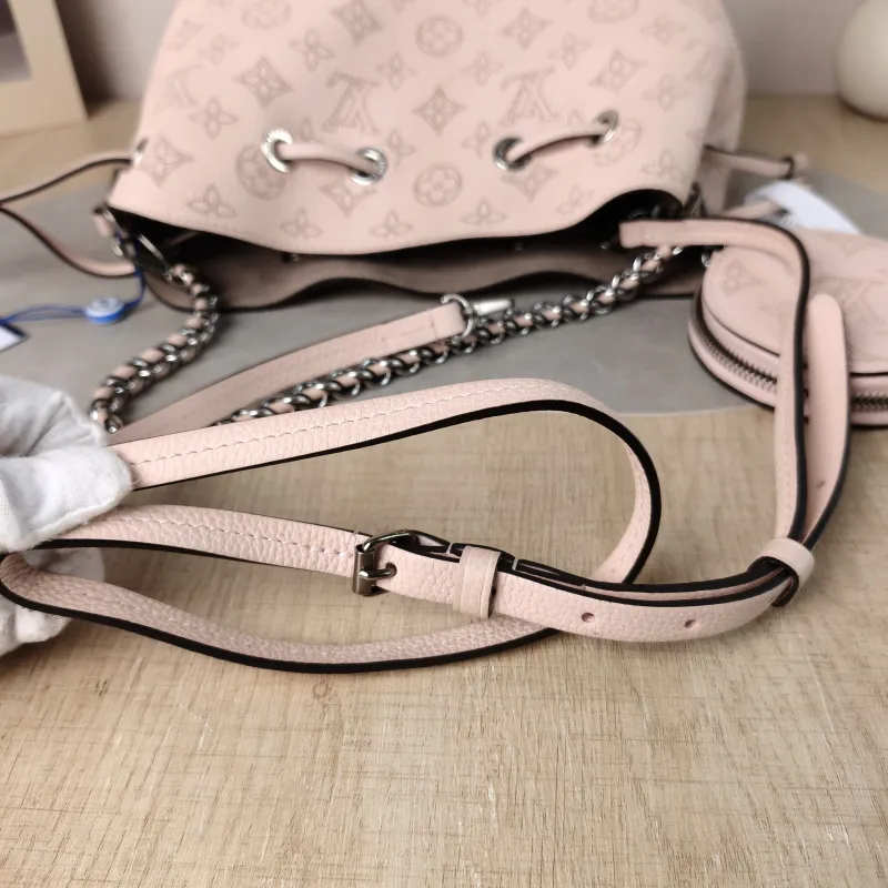 Louis Vuitton Crossbody Bag BELLA Pink Calfskin One Size 22 × 14 × 19 cm — detail view 6 of 12
