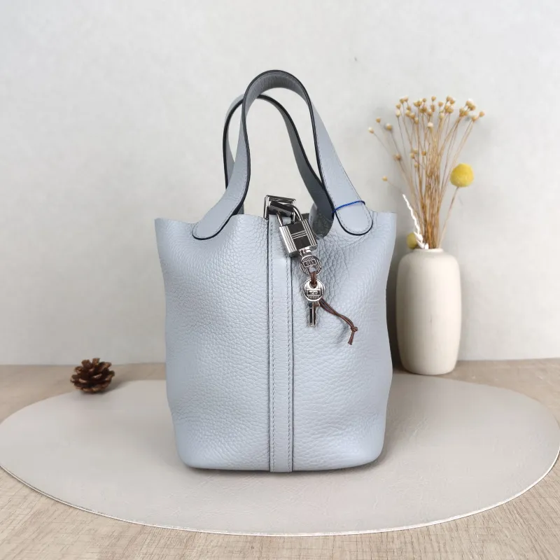 Hermès Top Handle Bag Picotin Lock 18 18 8U TC Calfskin Small 18 × 13 × 18 cm K