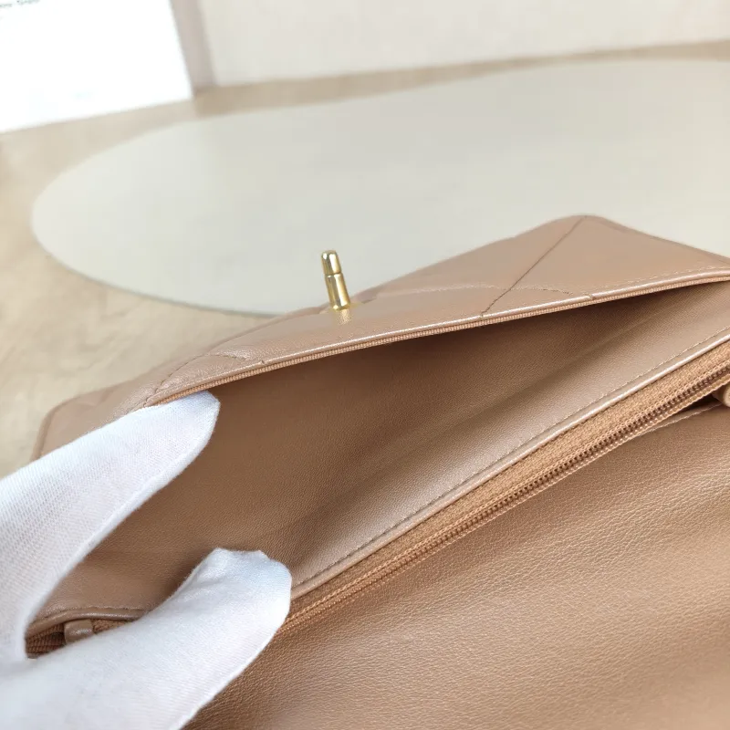 Chanel Crossbody Bag19Bag WOC Taupe SL ambskinmini19.2 × 3.5 × 12.3 cm — detail view 12 of 12