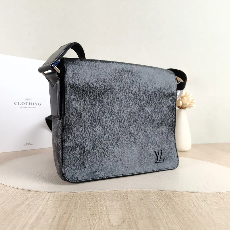 Louis Vuitton Crossbody Bag District Messenger Bag Monogram PVC Small 25 × 7 × 22 cm — cover view 5 of 5