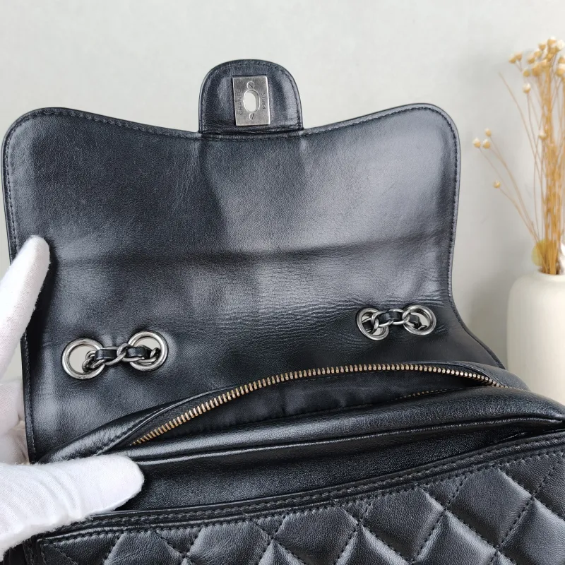 Chanel Crossbody Bag cf Collection Crossbody Bag Black Calfskin 25 × 10 × 18 cm 18 — detail view 12 of 15