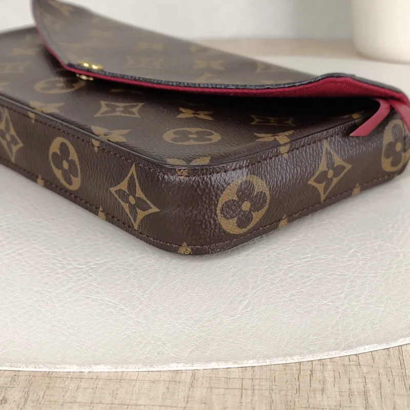 Louis Vuitton Crossbody Bag Pochette Félicie Monogram PVC Small21 × 3 × 12 cm — detail view 8 of 13