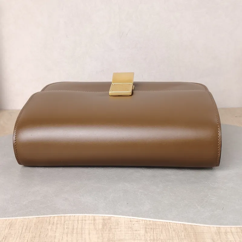 CELINE Crossbody Bag Classic Box CC alfskin Medium 24 × 7 × 18 cm — detail view 11 of 15