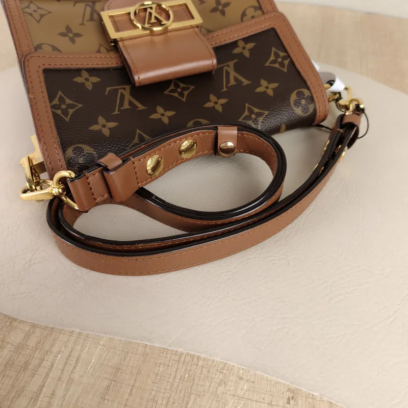 Louis Vuitton Crossbody Bag Dauphine Monogram PVC Mini 20 × 9 × 15 cm — detail view 2 of 10