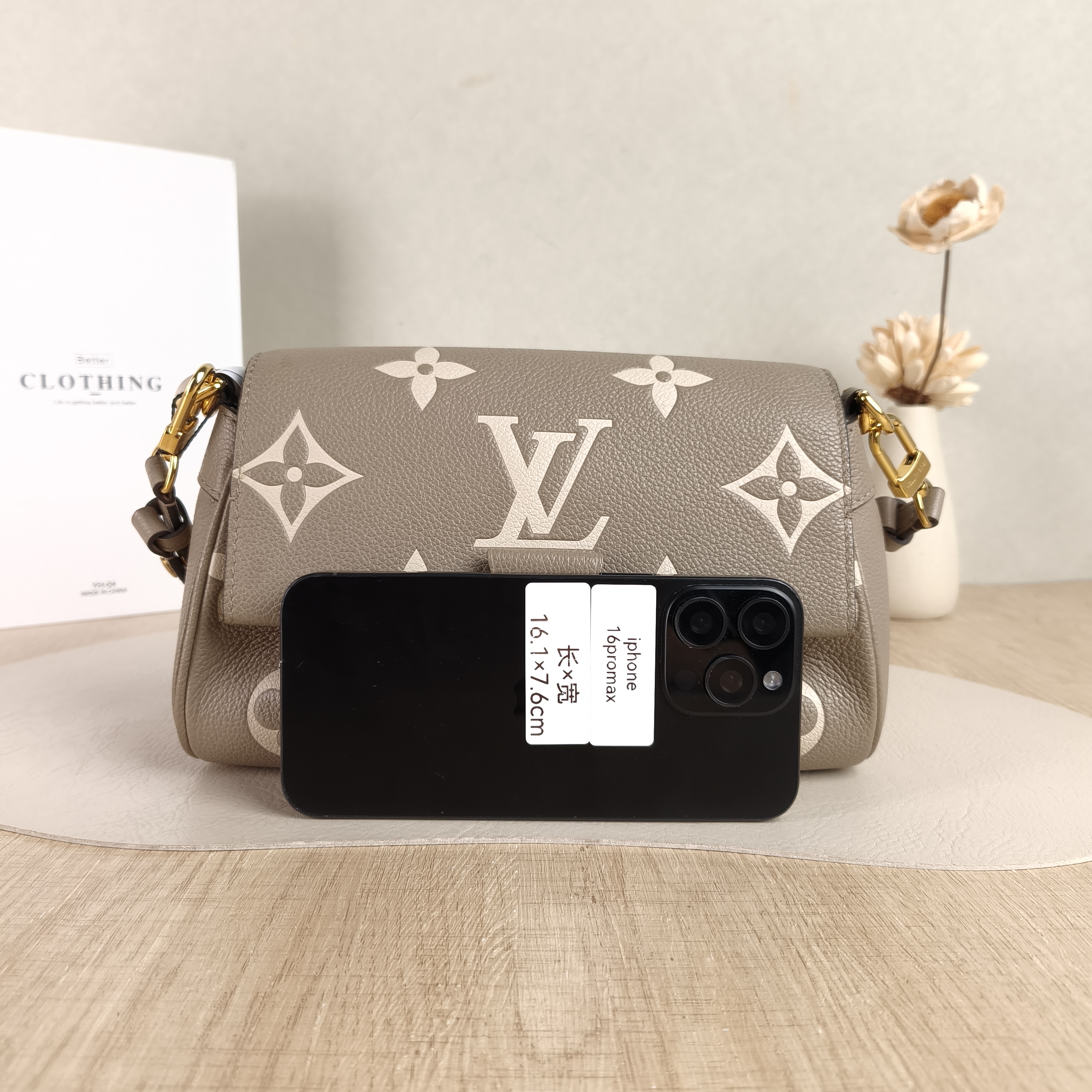 Louis Vuitton Crossbody Bag Favorite Empreinte Embossed Calfskin Medium24 × 9 × 14 cm — cover view 5 of 6