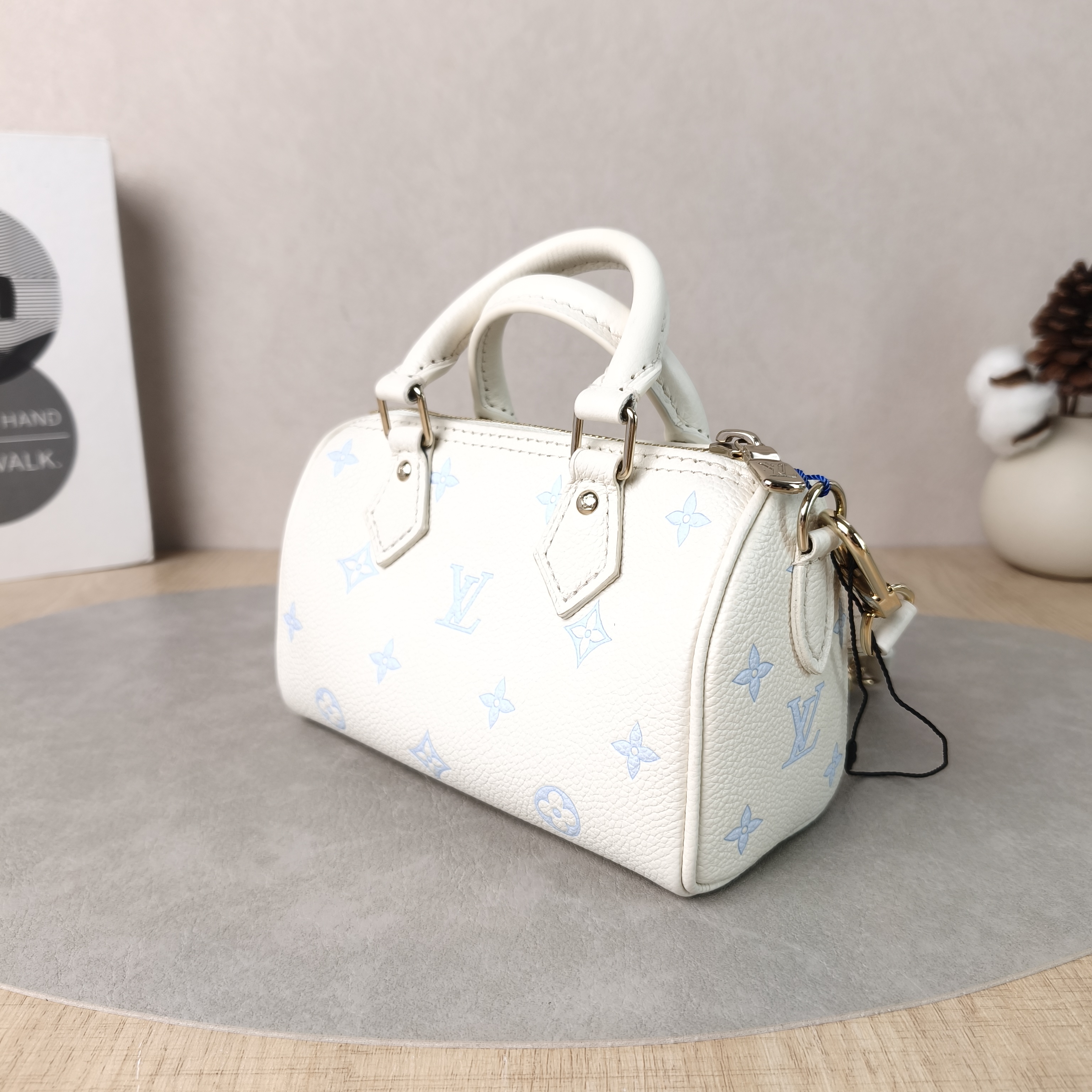 Louis Vuitton Crossbody Bag Speedy Nano White · Blue Calfskinnano16 × 7.5 × 10 cm — cover view 4 of 5