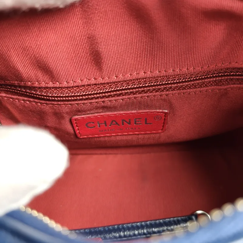 Chanel Crossbody Bag Gabrielle Gabrielle Bag Blue Calfskin Small20 × 8 × 15 cm — detail view 3 of 16