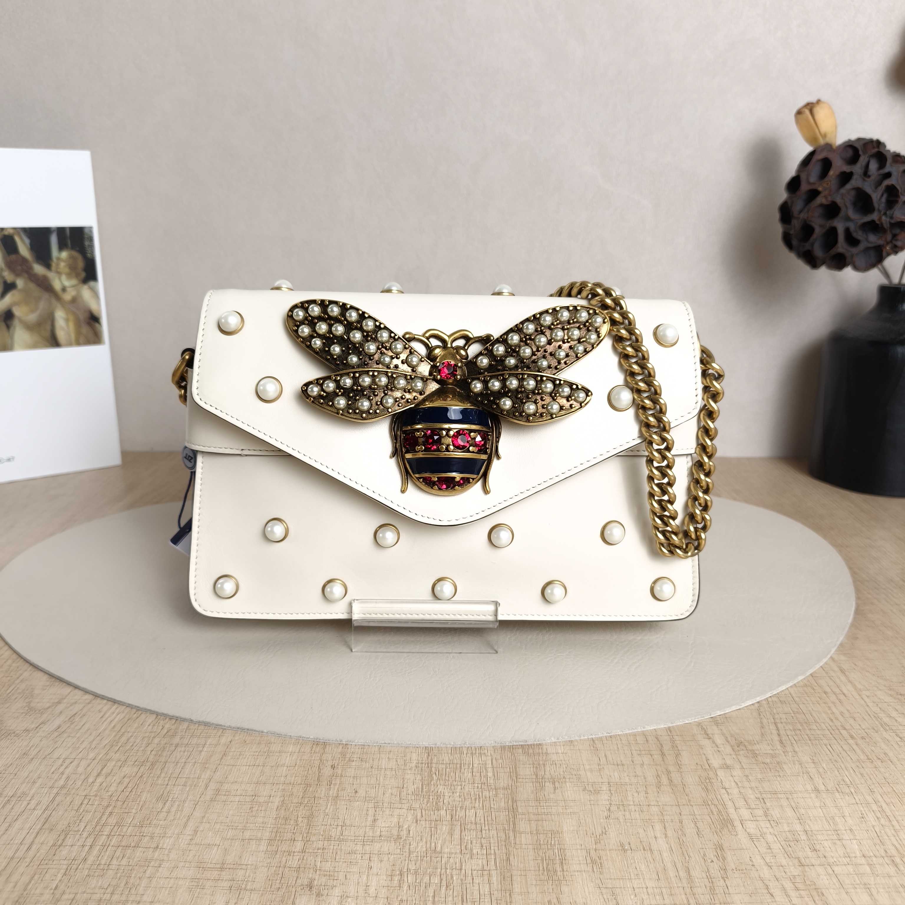 GUCCI Shoulder Bag Broadway Pearl White CC alfskin 25 × 4 × 16 cm