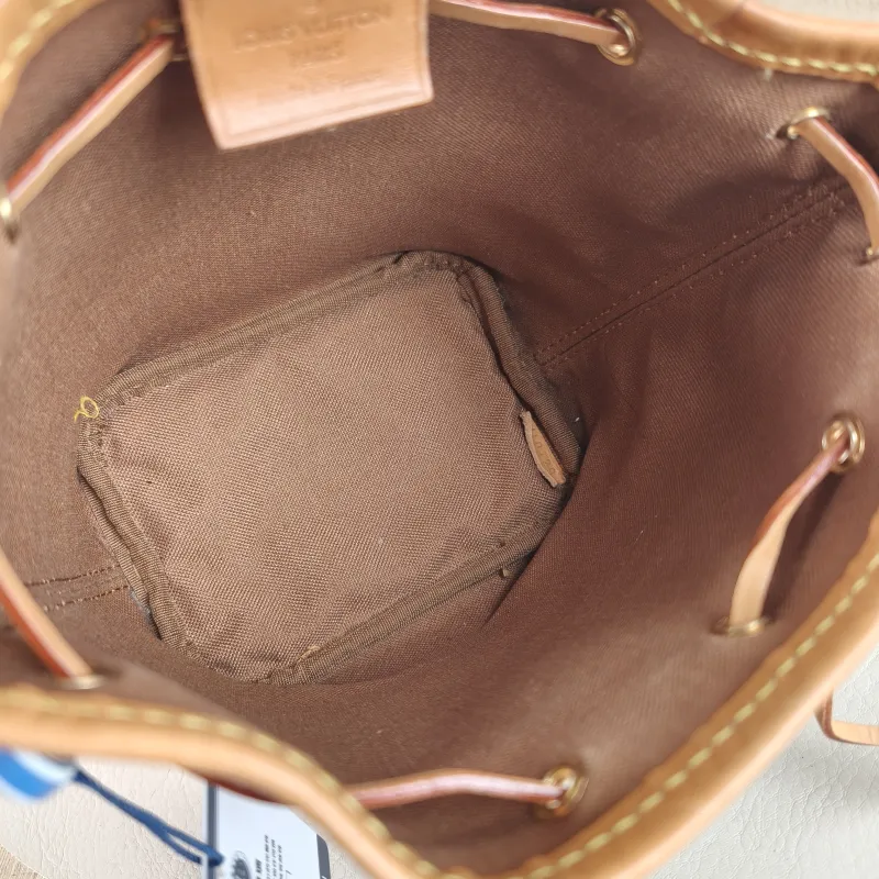 Louis Vuitton Crossbody Bag NANO NOÉ Bucket Bag Nano Monogram PVC nano 13 × 10 × 16 cm — detail view 2 of 10