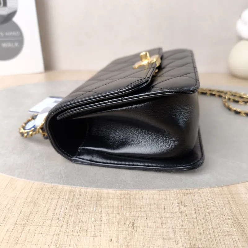 Chanel Crossbody Bag Black Calfskin Small19 × 8 × 12 cm — detail view 3 of 11