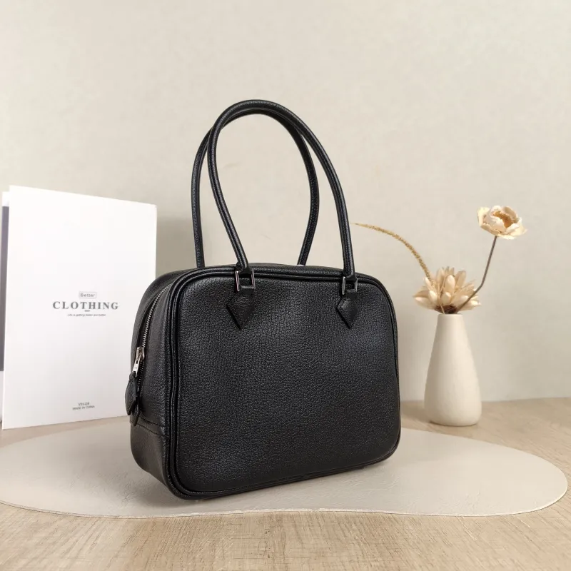 Hermès Top Handle Bag Plume 21 Black Lambskinmini21 × 8 × 15 cm — cover view 2 of 6