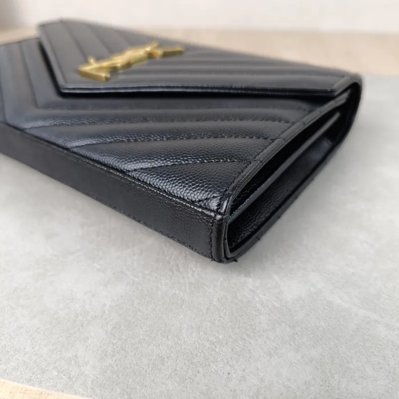 SAINT LAURENT Crossbody Bag CASSANDRE ENVELOPE Black Calfskin One Size22.5 × 4 × 14 cm — detail view 4 of 11