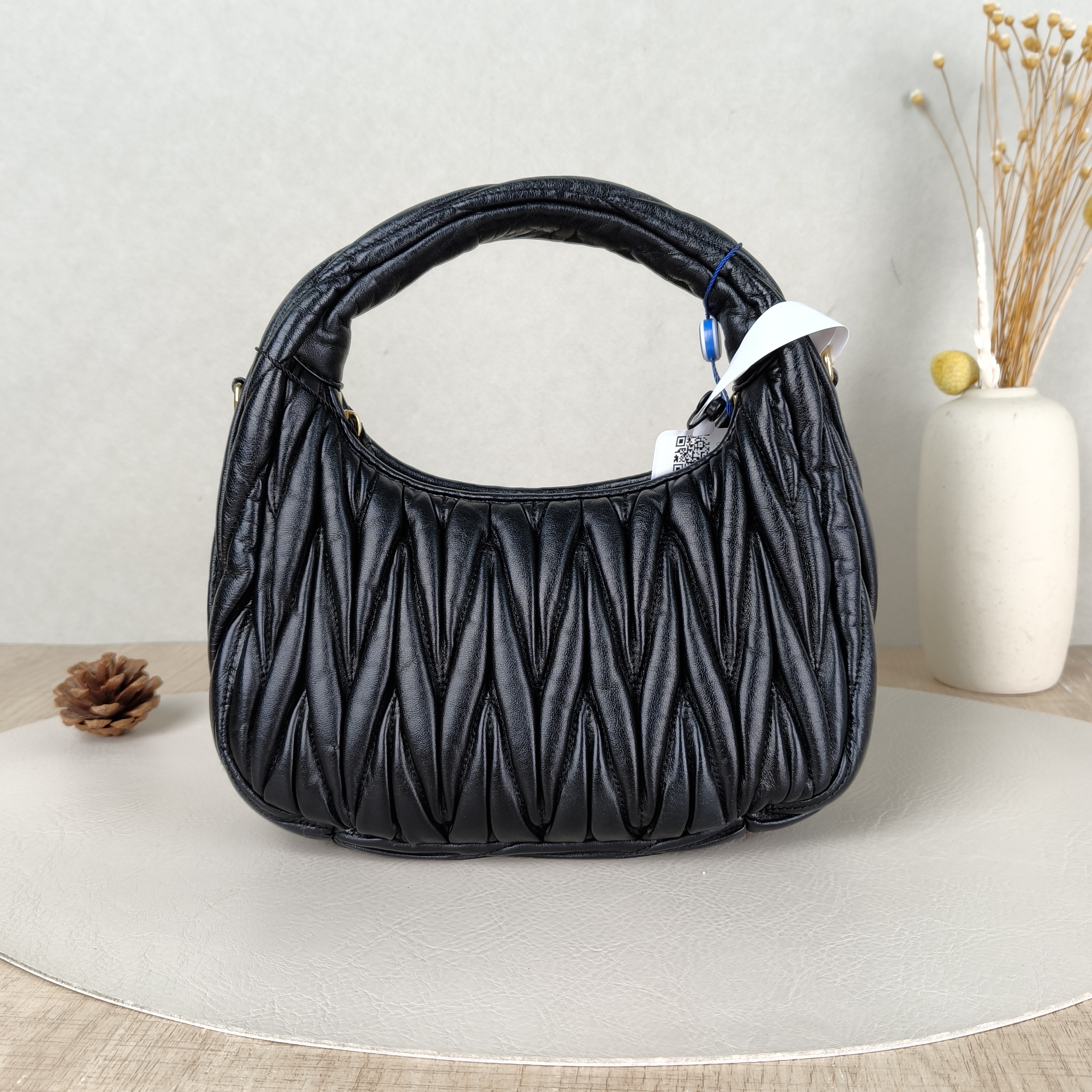 Miumiu Shoulder Bag Wander Matelassé Hobo Black SL ambskin Small20 × 6 × 17 cm — cover view 3 of 5