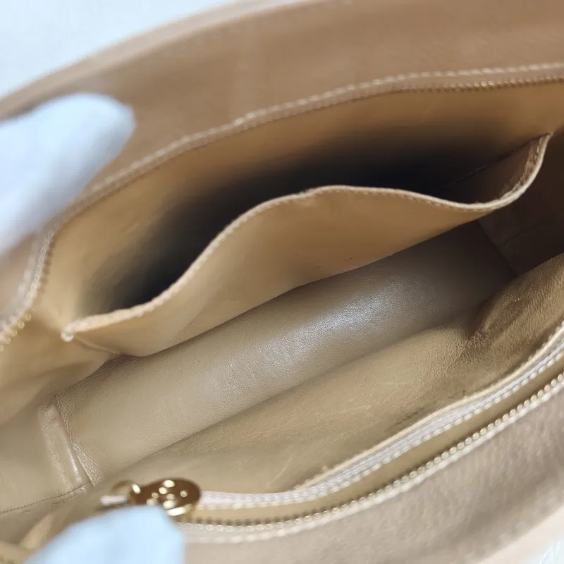 Chanel Top Handle Bag Medallion Taupe Grained Calfskin Large 30 × 15 × 24 cm 7 — detail view 6 of 13
