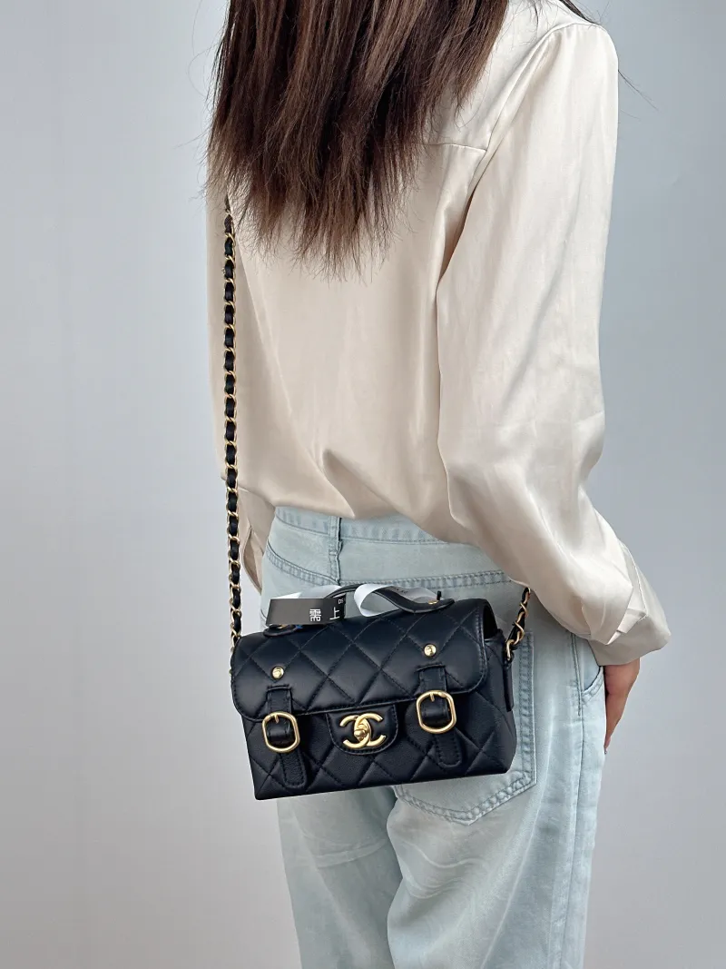 Chanel Crossbody Bag Messenger Bag Black Calfskin One Size 20.6.5*12.5 — on-model view 1 of 2