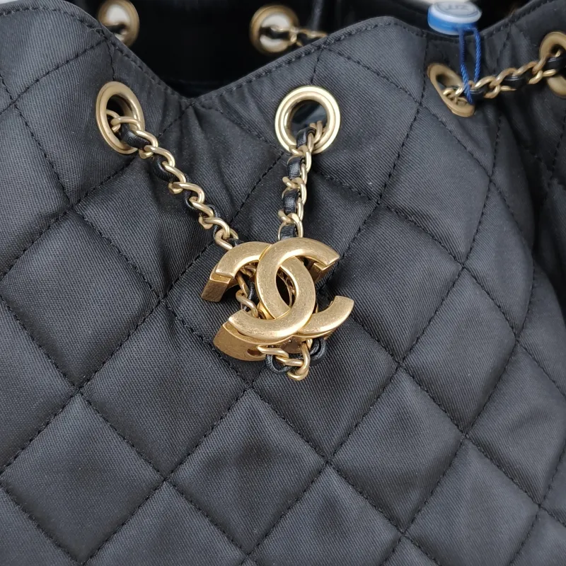 Chanel Shoulder Bag 25Bag Grey Canvas Small 26 × 14 × 30 cm — detail view 10 of 12