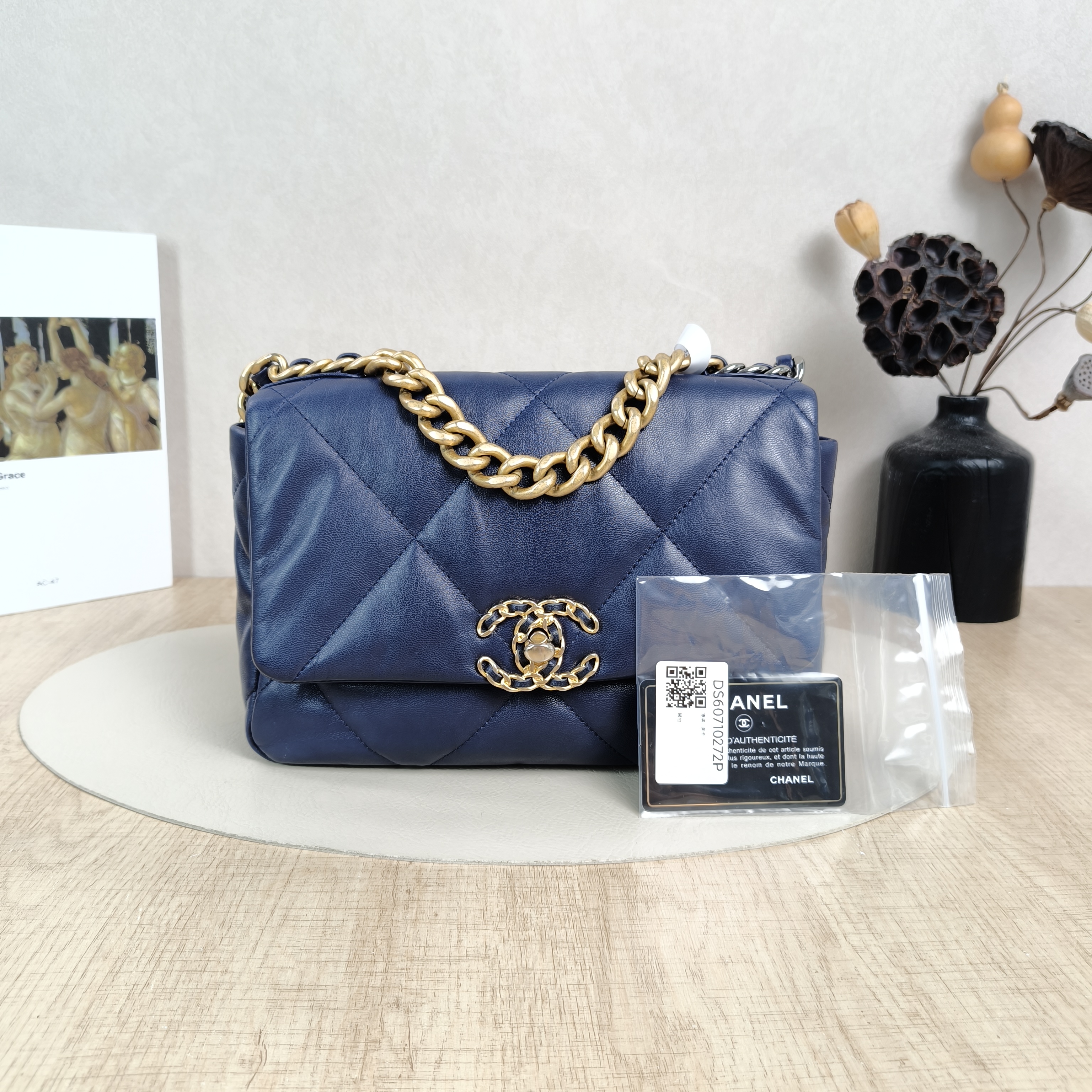 Chanel Crossbody Bag19Bag Blue SL ambskin Small26 × 9 × 16 cm — cover view 6 of 6