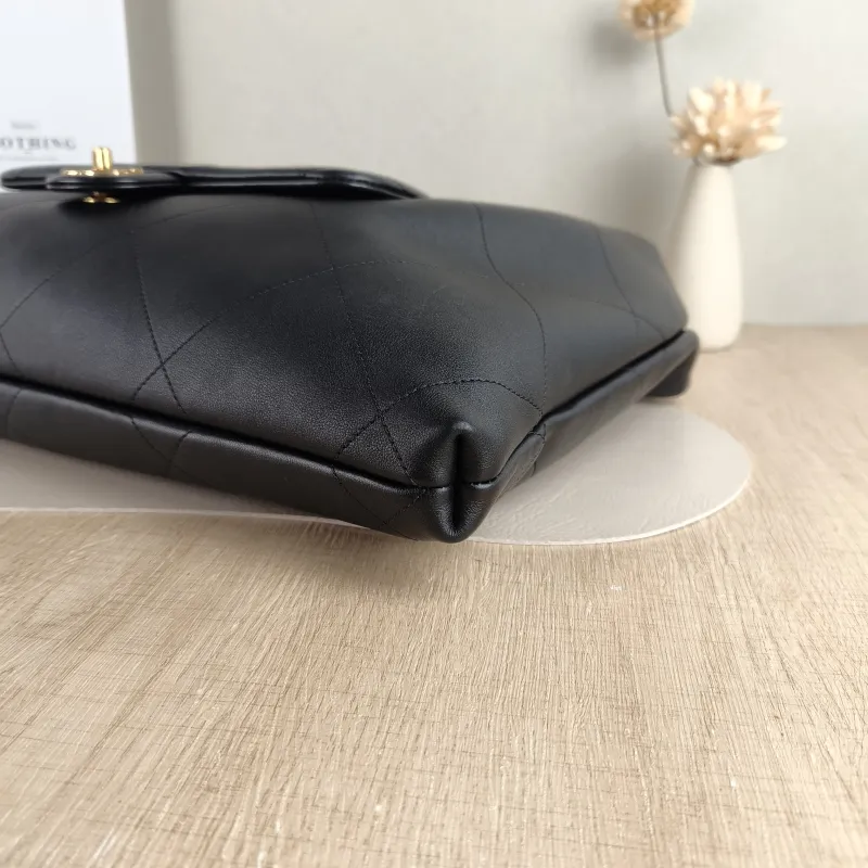 Chanel Shoulder Bag 25k hobo Black Calfskin 43 × 9 × 36 cm — detail view 10 of 12