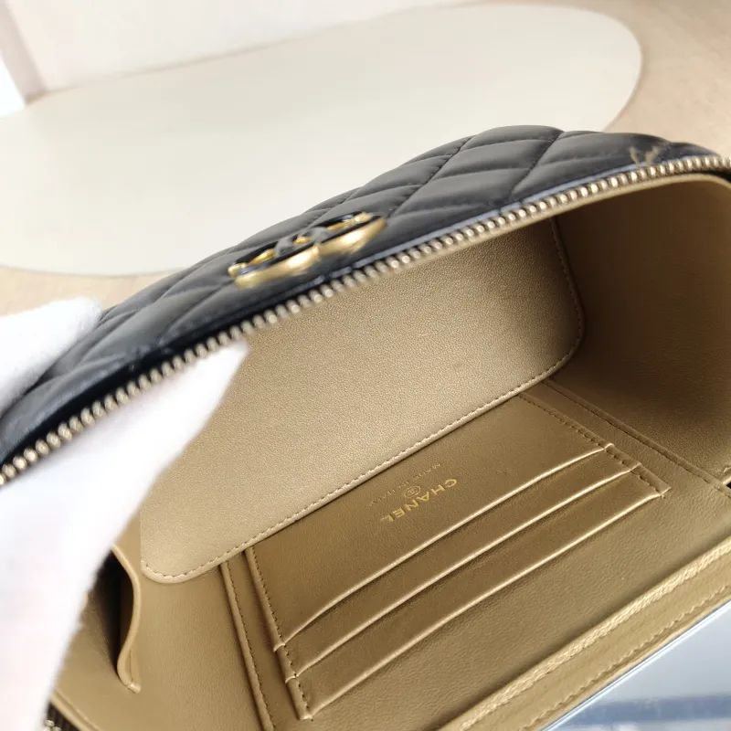 Chanel Crossbody Bag C Edition Black Lambskin One Size 16 × 8 × 9.5 cm — detail view 2 of 14