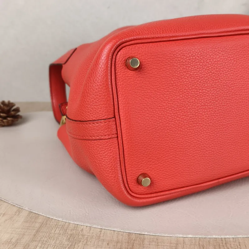 Hermès Top Handle Bag Picotin Lock 18 18S3 Red TC Calfskin Small18 × 13 × 18 cm — detail view 8 of 10
