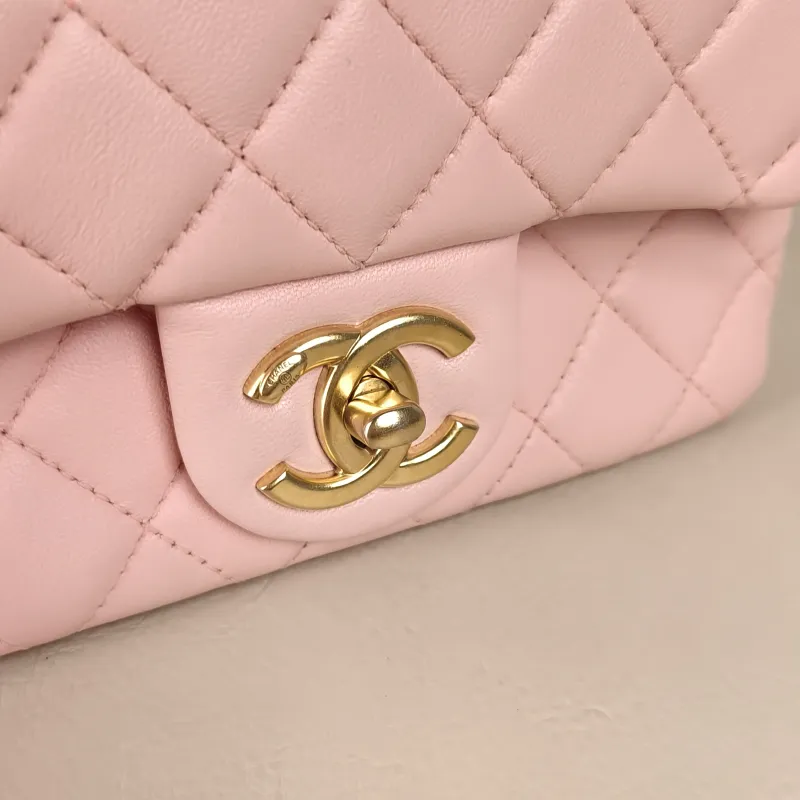 Chanel Crossbody Bag25b c Pink Lambskin mini18 × 7 × 13 cm — detail view 1 of 15