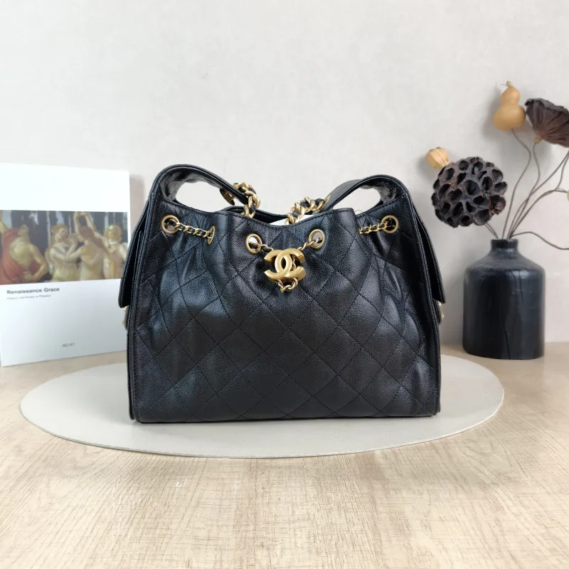 Chanel Shoulder Bag25Bag Black Grained Calfskin Small26 × 14 × 30 cm