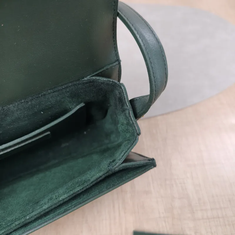SAINT LAURENT Shoulder Bag Shoulder Bag Green Calfskin16.5 × 5 × 8.5 cm — detail view 3 of 17