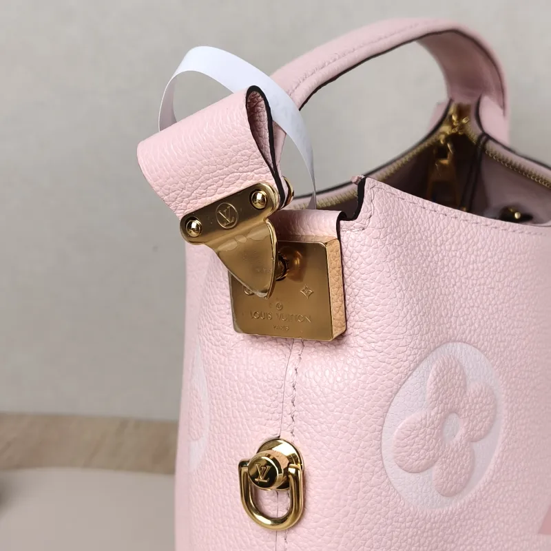Louis Vuitton Shoulder Bag Marshmallow Vanity Case Bag Pink Calfskin One Size 24 × 13 × 22 cm — detail view 7 of 12