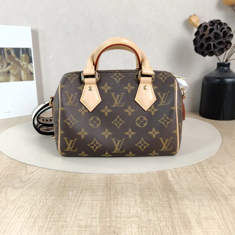 Louis Vuitton Crossbody Bag Speedy20 Shoulder Strap PVC Small20.5 × 12 × 13.5 cm — cover view 2 of 6