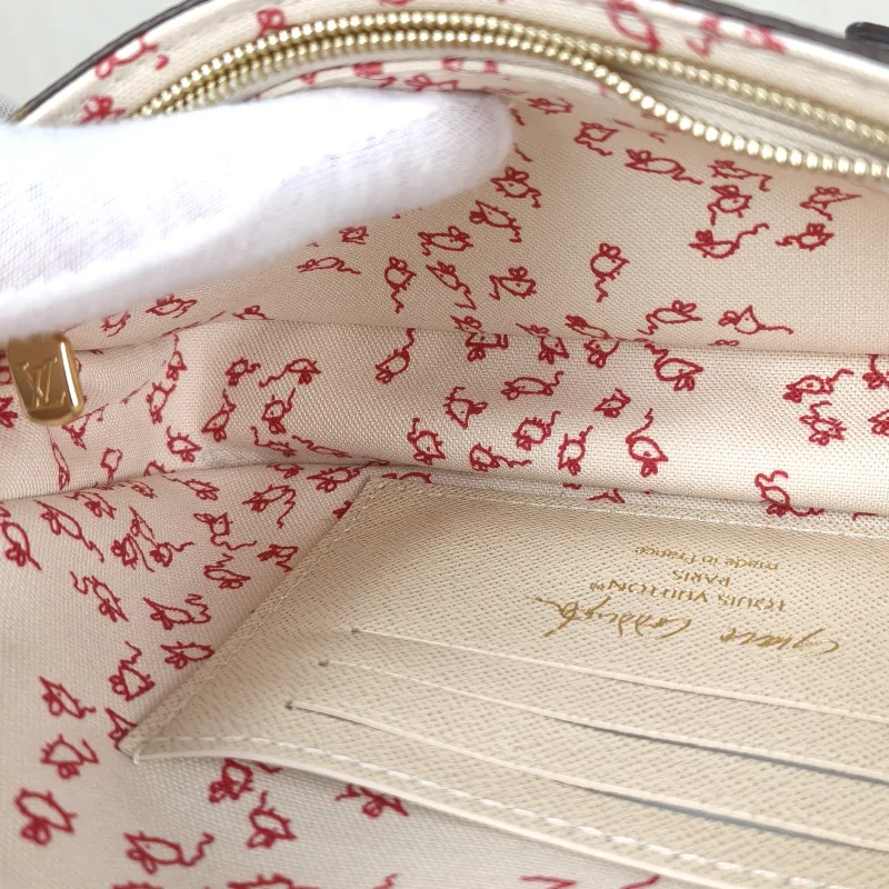 Louis Vuitton Crossbody Bag IVY Monogram PVC Small 23.5 × 4.3 × 12 cm — detail view 1 of 13