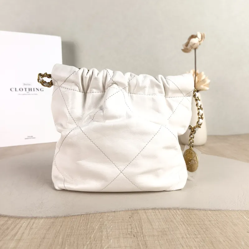 Chanel Shoulder Bag 22Bag White CC alfskin Mini 20 × 6 × 19 cm — cover view 2 of 5