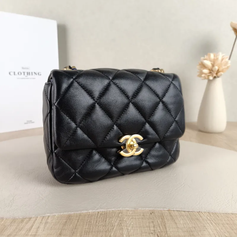 Chanel Crossbody Bag Crossbody Bag Black with Gold-Tone Hardware Lambskin One Size 18 × 5 × 15 cm — cover view 5 of 5