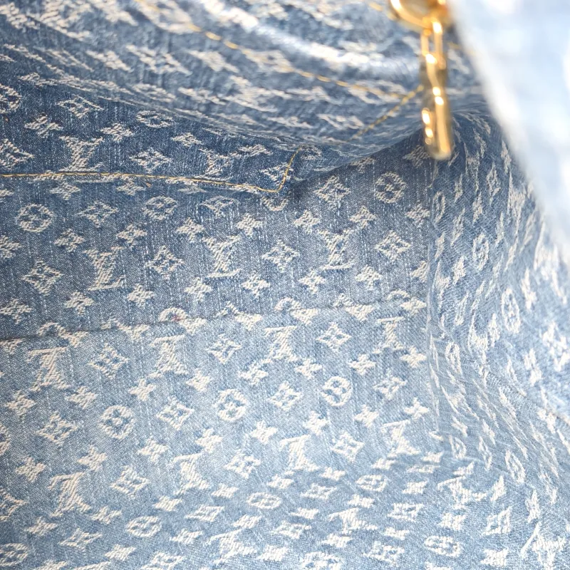 Louis Vuitton Crossbody Bag Carryall Blue Medium 39 × 15 × 30 cm — detail view 1 of 12
