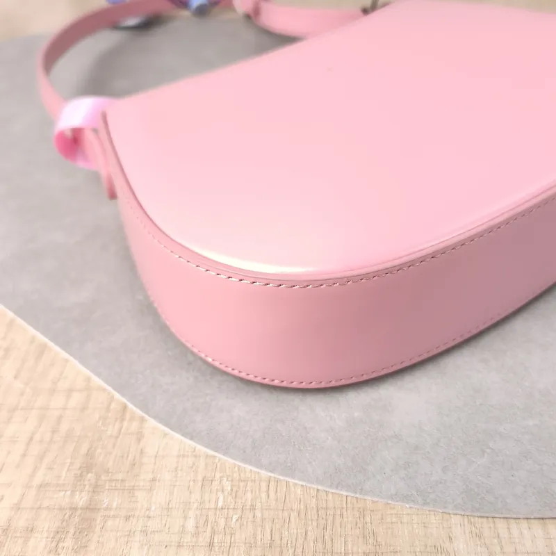 CELINE Shoulder Bag tilly Pink Calfskin Medium 22 × 4 × 13.5 cm — detail view 4 of 14