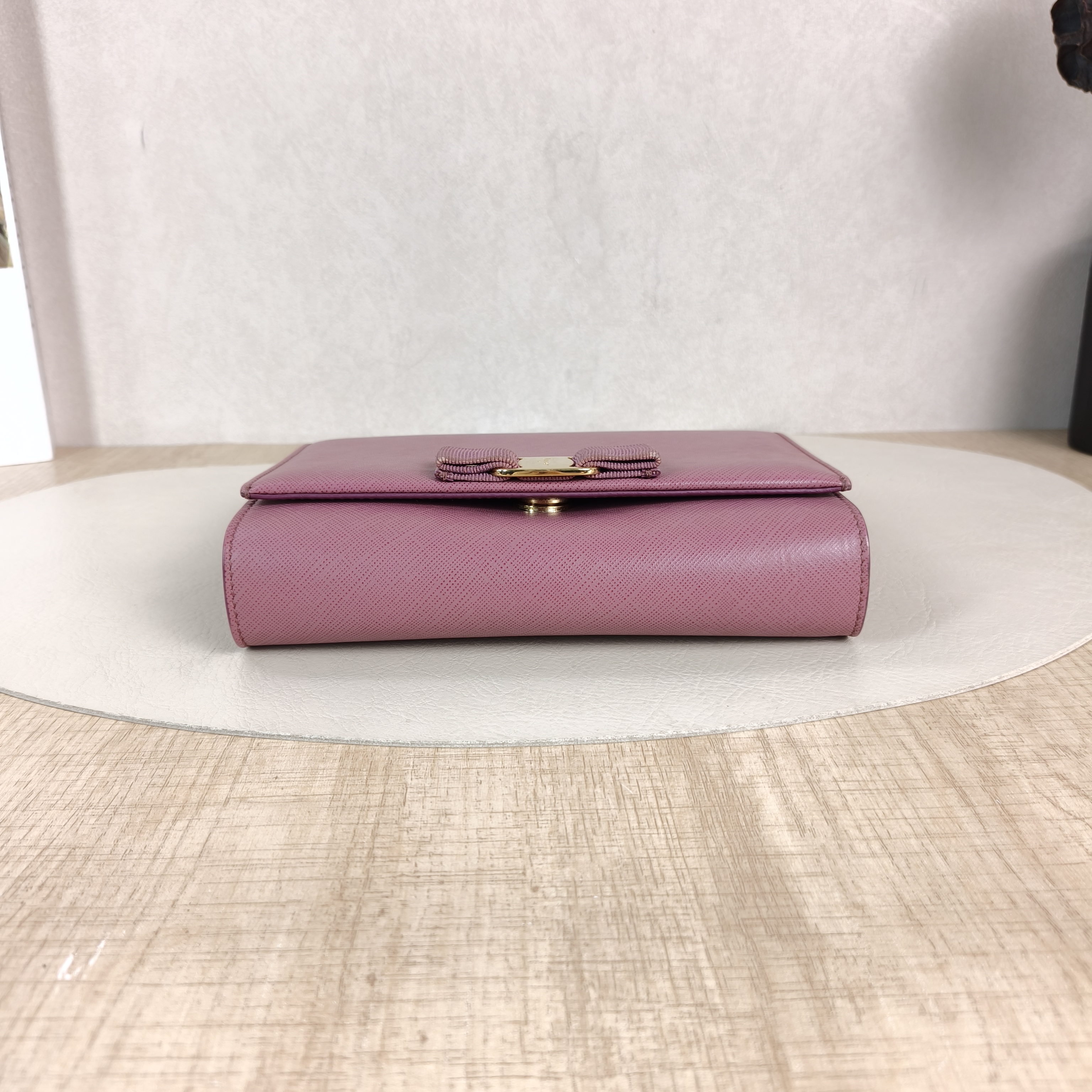FERRAGAMO Crossbody Bag Chain Bag Calfskin One Size19 × 4 × 13 cm — cover view 2 of 6