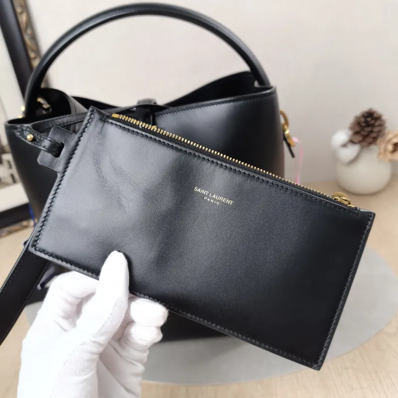 SAINT LAURENT Shoulder Bag LE 37 Black Calfskin Medium20 × 16 × 25 cm — detail view 3 of 12