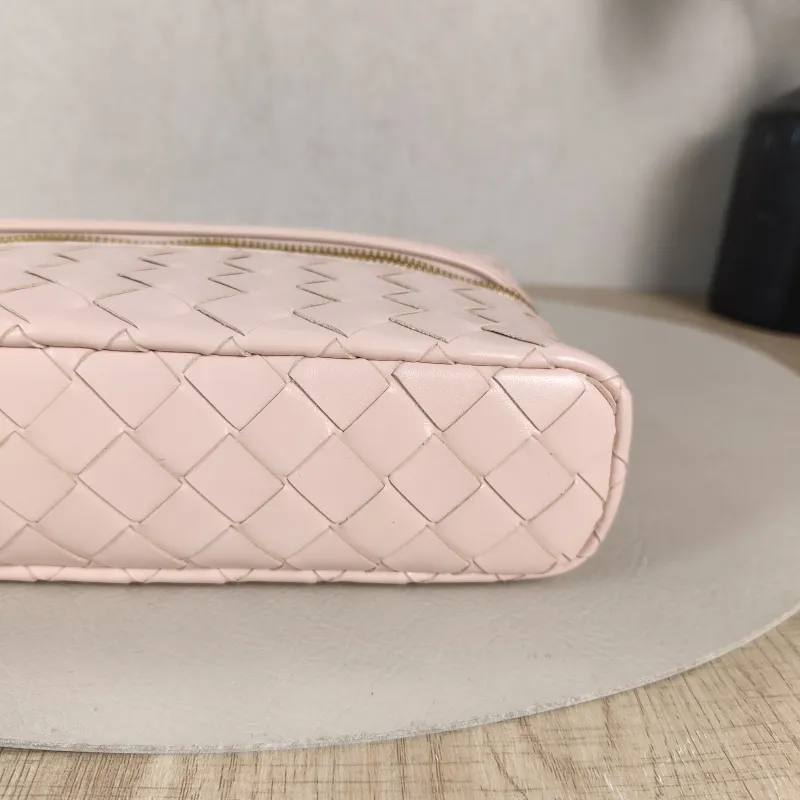 Bottega Veneta Crossbody Bag Bang Bang Cosmetic Bag Pink Calfskin 22 × 5.5 × 12.5 cm — detail view 4 of 11